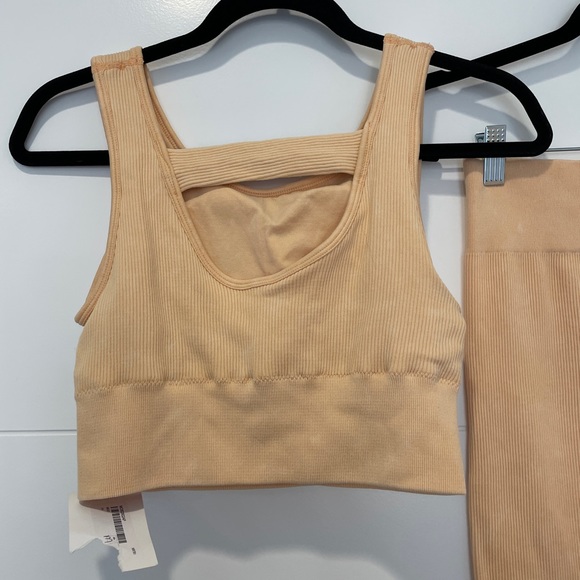 Mono B Peach Ribbed Seamless Workout Set Sports Bra & Leggings Athleisure NWT M - Picture 12 of 15